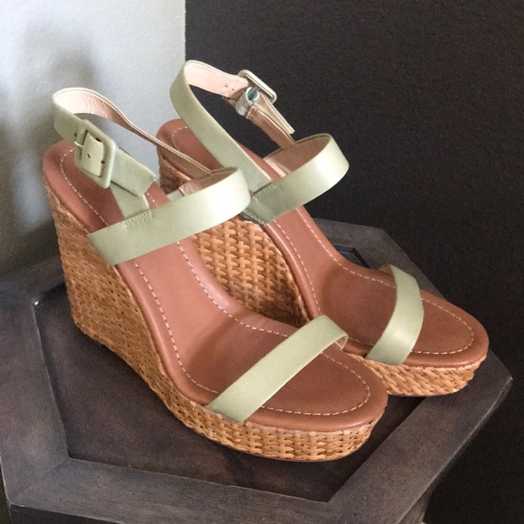 🔥1 hr sale - Kate Spade, wedge heels, light olive green, beautiful for fall - Picture 2 of 9